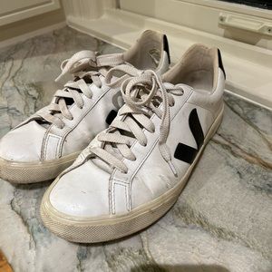 Veja Shoes size 10